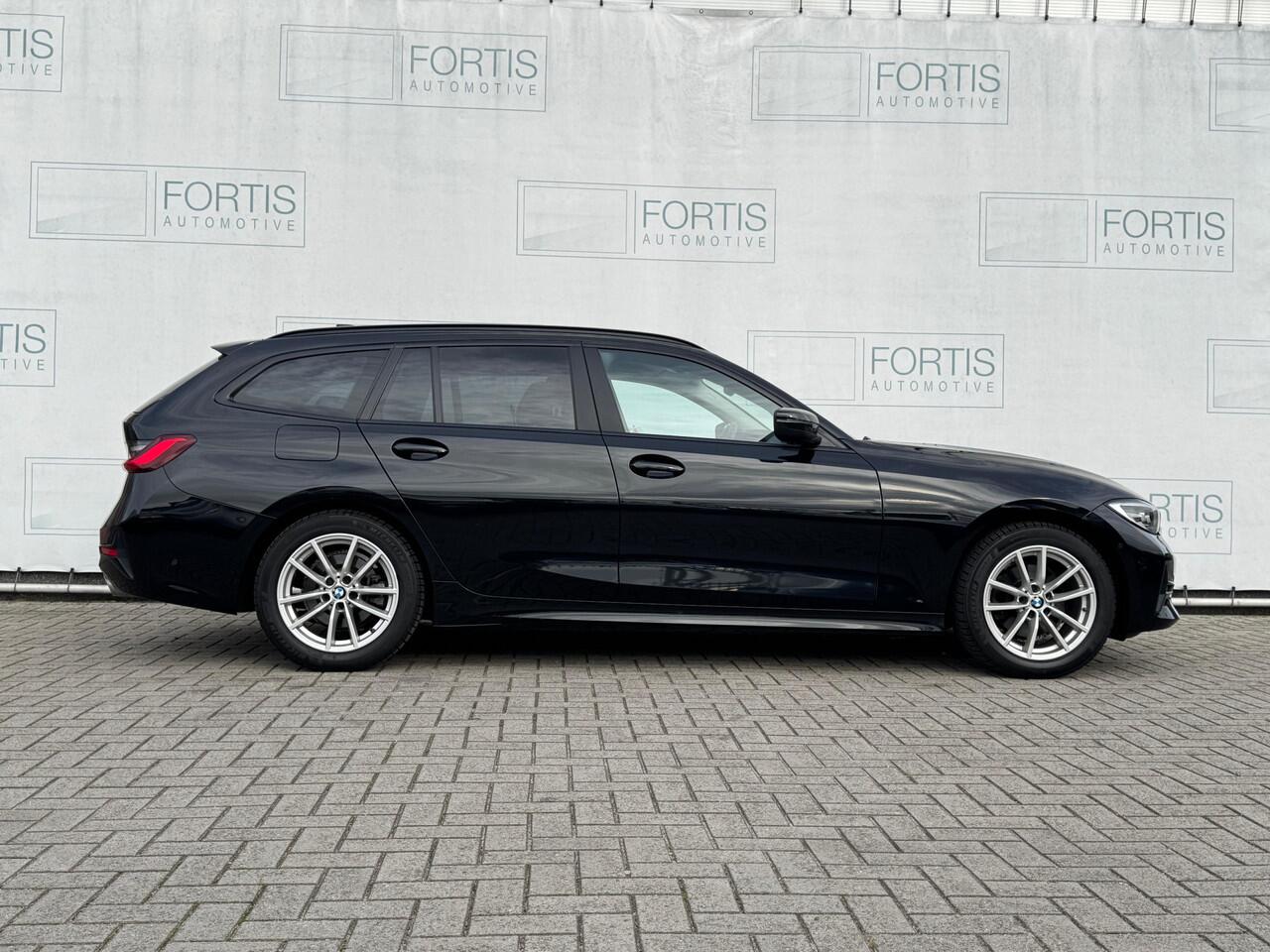 BMW 3-SERIE Touring 320i Executive Edition NL-AUTO | ACC |PARKEER CAMERA | NAVI |