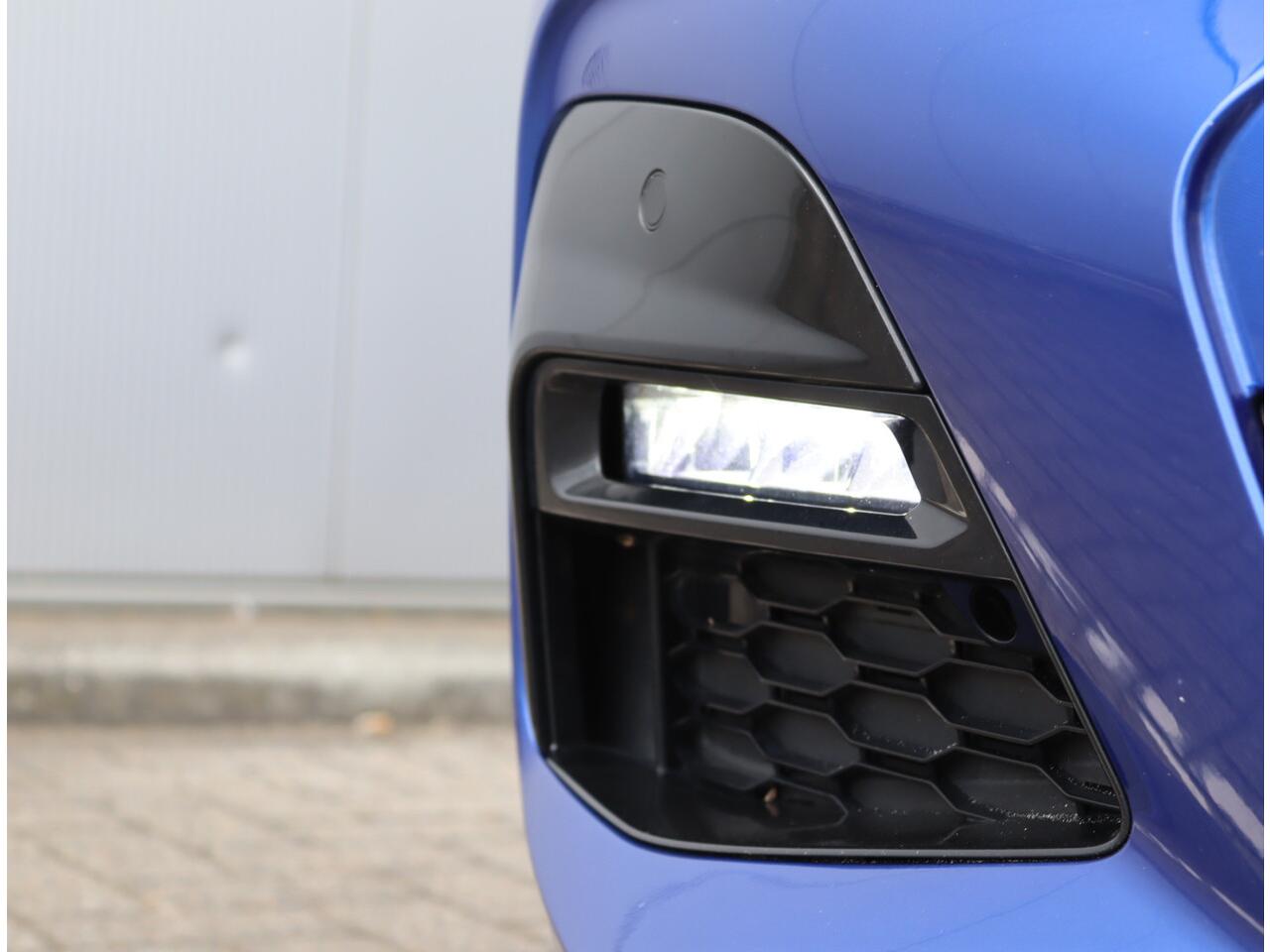 BMW 3-SERIE 330e M-sport | Schuifdak | Leder | H&K | 360 Camera | Org. NL