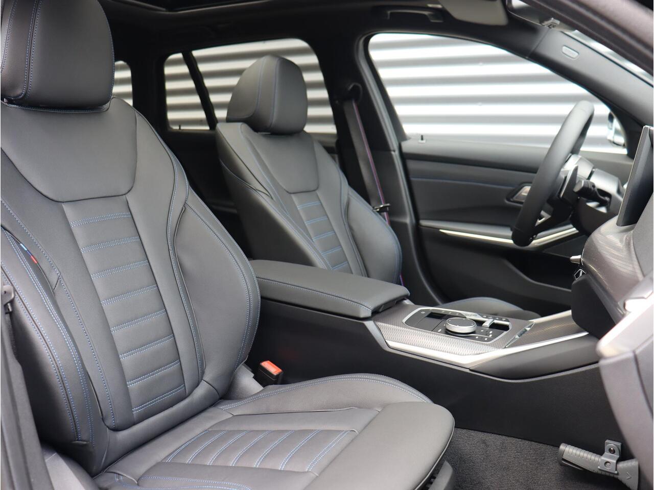 BMW 3-SERIE Touring 330e | High Executive | M Sportpakket Pro | Panodak | Trekhaak | Adaptive Cruise Control | Innovation Pack | Head-Up | Parking Assistant Plus | 19'' LMV