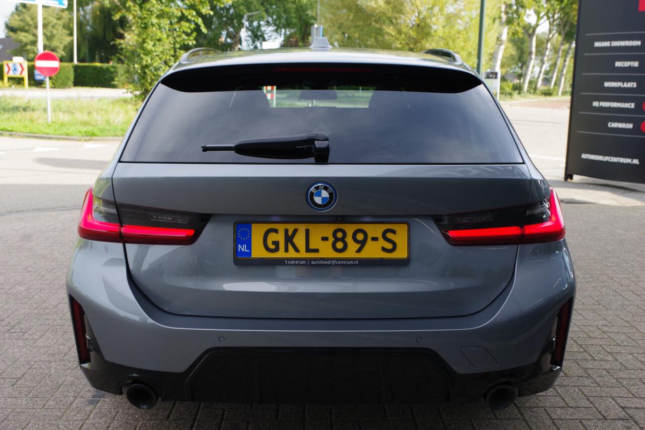 BMW 3-SERIE Touring 320e M-Sport 204 PK PHEV, Panoramadak, Camera, Memory, Head-Up