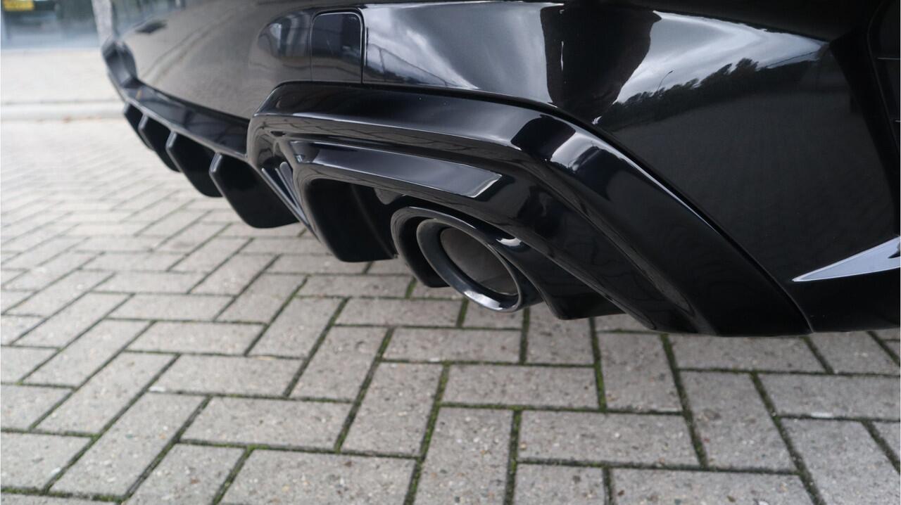 BMW 3-SERIE M-Sport 19inch / SOH91% / Glazen dak / HiFi / 50 Jahre / Camera / M Performance