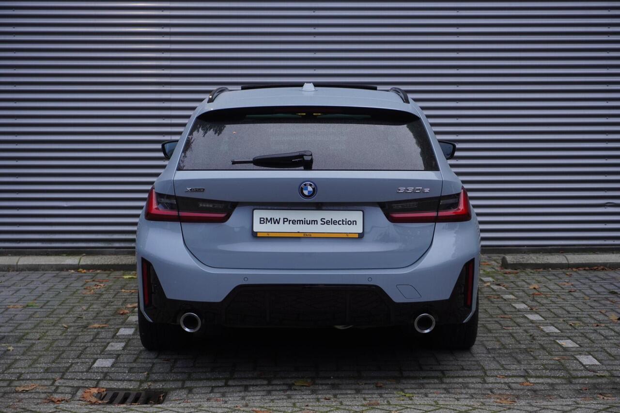 BMW 3-SERIE Touring 330e Xdrive M Sportpakket | Trekhaak met elektrisch wegklapbare kogel | Glazen panoramadak | HIFI System Harman Kardon | Comfort Access