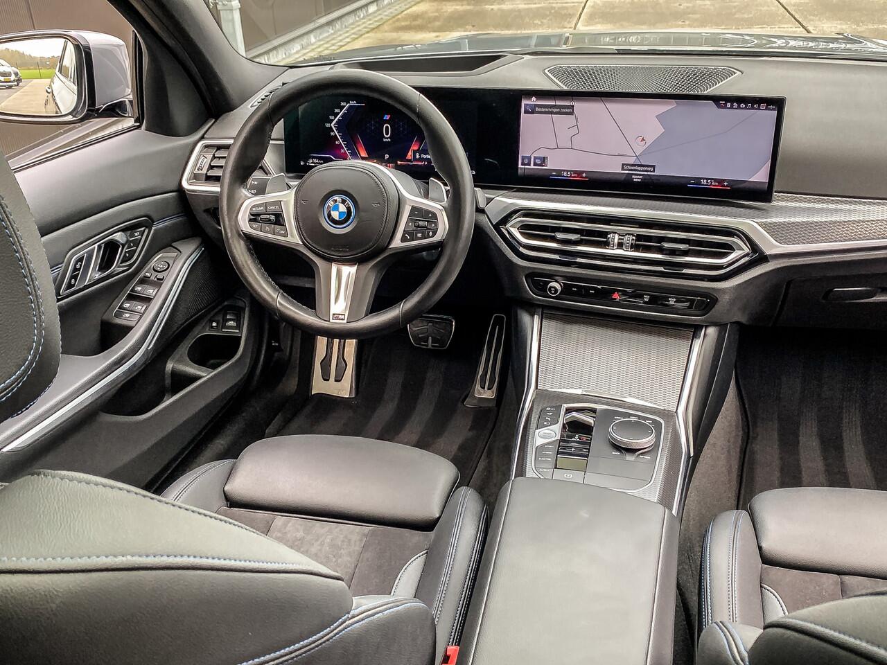 BMW 3-SERIE Touring 330e 292PK High Executive M-Sport | PANO | KEYLESS | MEMORY | SFEERVERLICHTING | 360 | STOELVERWARMING |