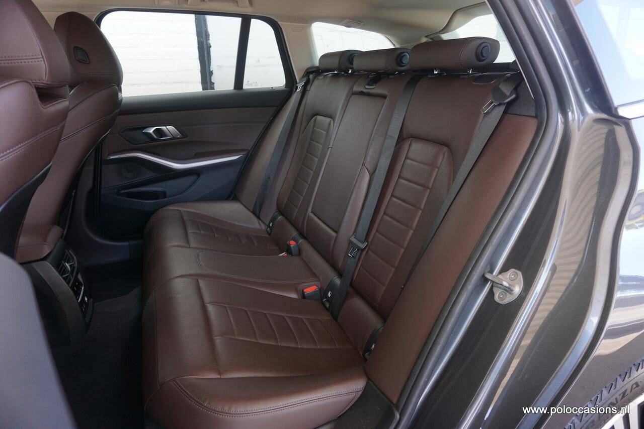 BMW 3-SERIE Touring 320i High Exec Leder | Sportinter | Carplay | DAB +