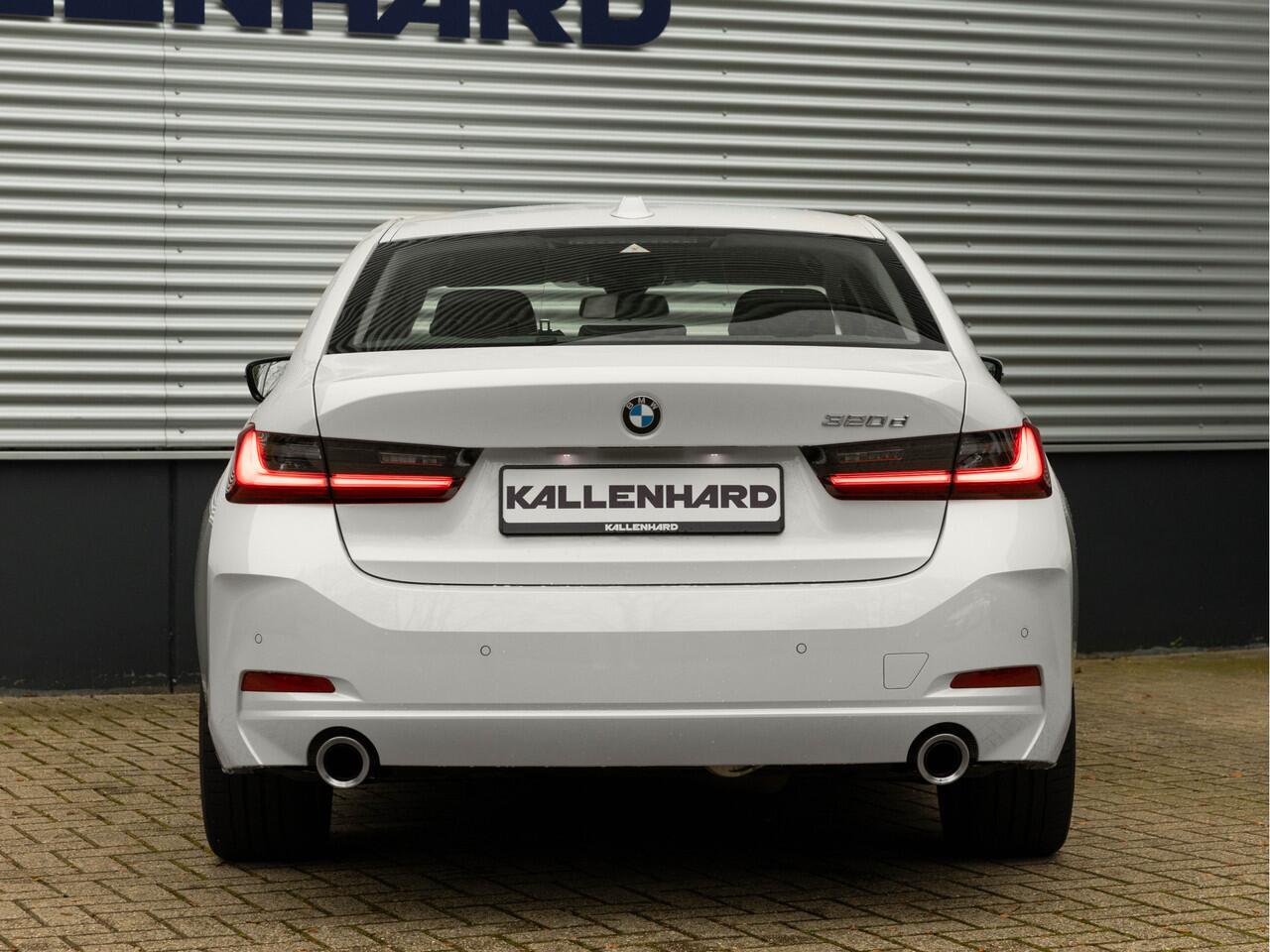 BMW 3-SERIE 320d - Sportstoelen - Trekhaak - 1-Hand - Navigatie - Bluetooth