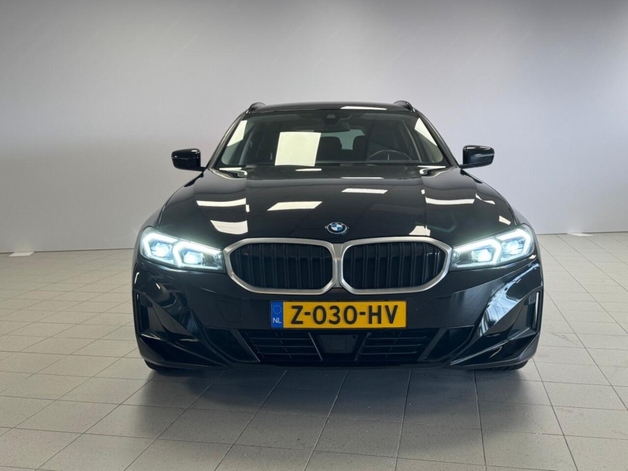 BMW 3-SERIE 320e - Elektr. Achterklep - Parkeercamera - Apple CarPlay
