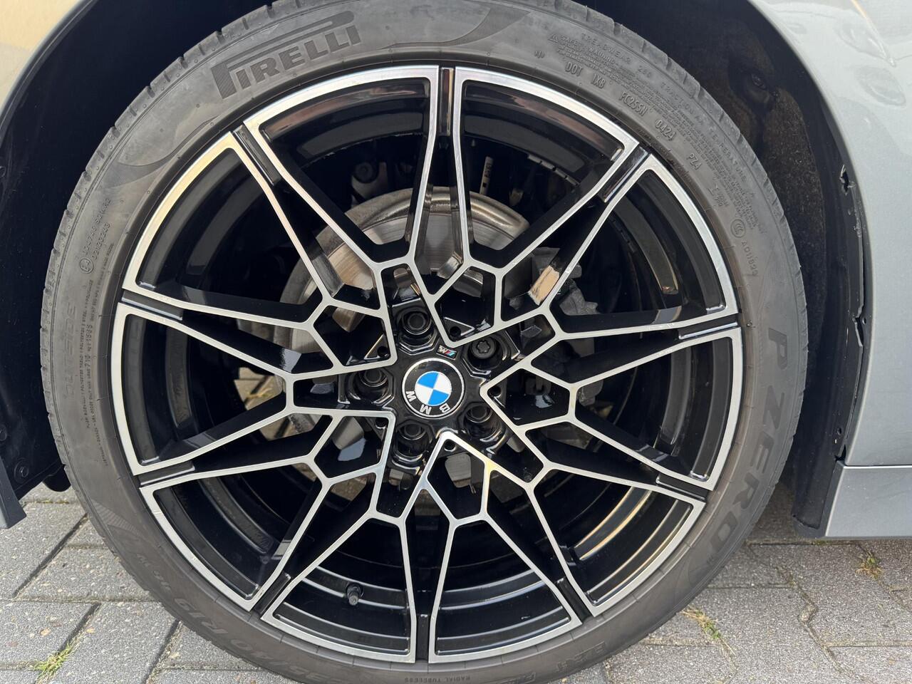 BMW 3-SERIE 318i | Pano | M Sport | LED | Stoelverwarming | Navigatie en meer!