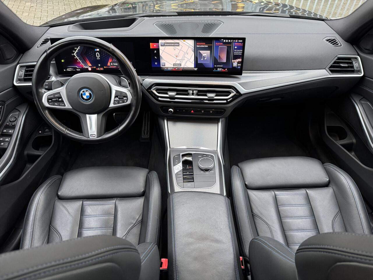 BMW 3-SERIE Touring 330e xDrive M Sport 330 Pano-Dak | M-Stoelen | Adapt. Cruise | Memory | Stoelverw.
