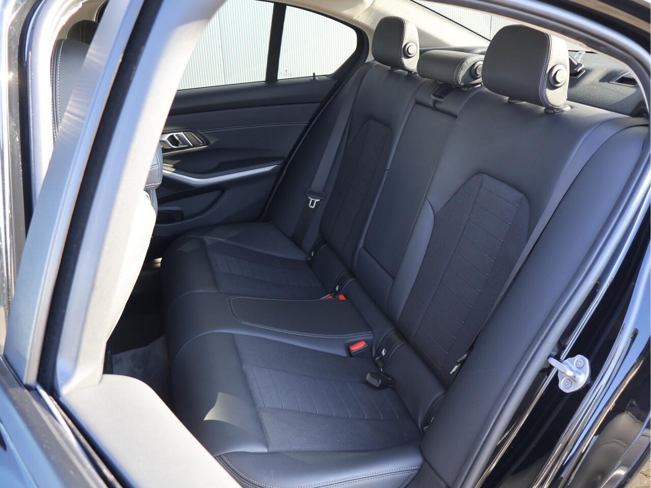 BMW 3-SERIE 320d High Executive Automaat | ACC | Carplay | LED | M Sport stuurwiel | Stoelverw. |