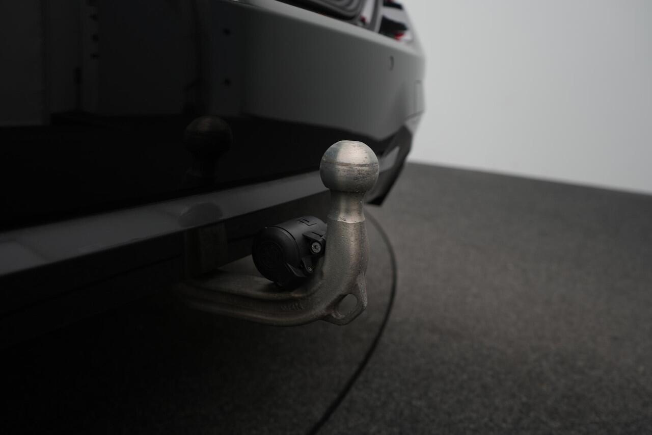 BMW 3-SERIE Touring 320e Business Edition Plus automaat | Laser LED koplampen | M Sport | Panorama dak | lederen bekleding | elektrisch wegklapbare trekhaak