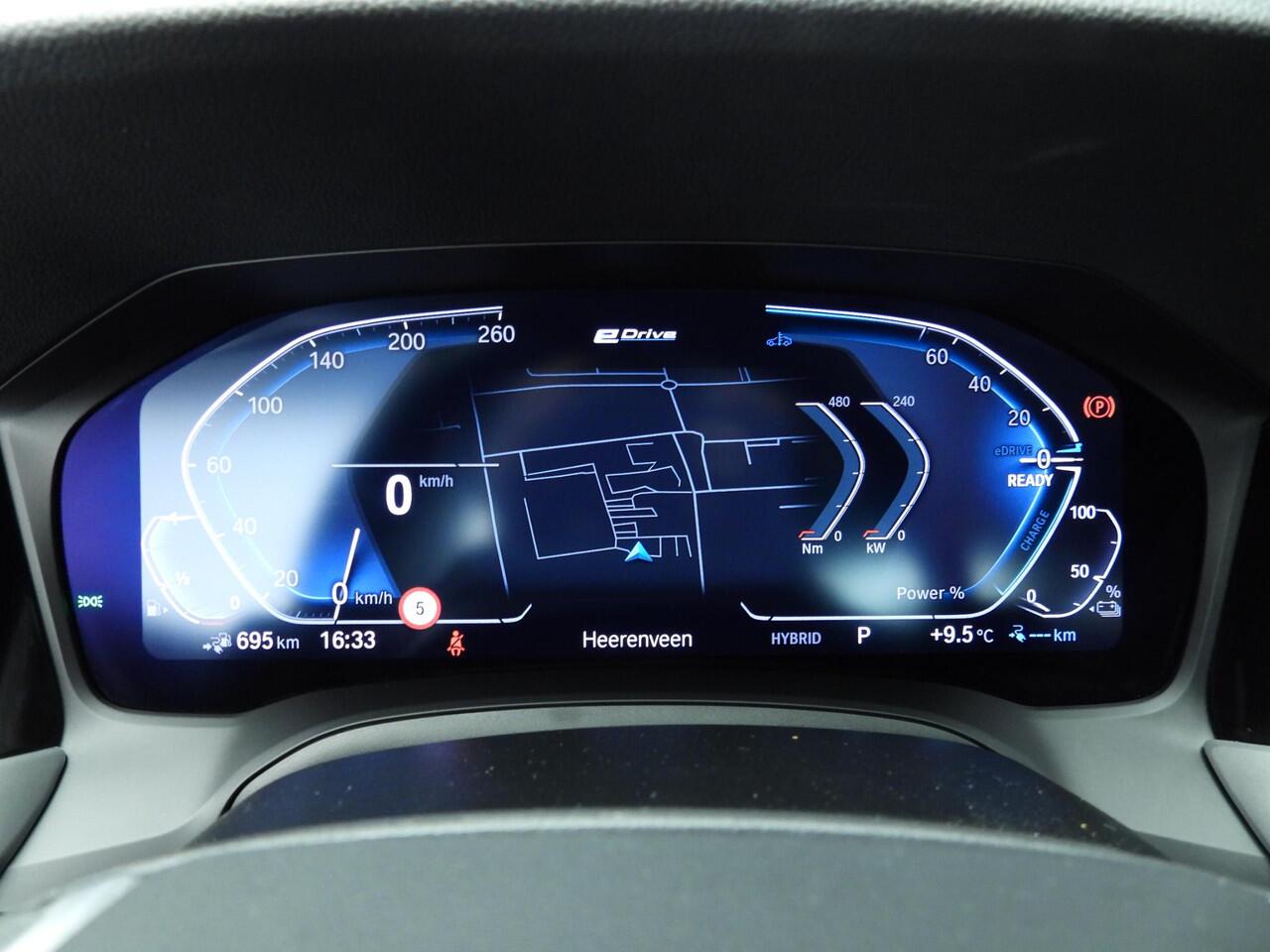 BMW 3-SERIE Sedan 320e | Laserlicht | Leder | Navigatie | Stoelverwarming | Chrome line | DAB | Hifi speakers | Alu 17 inch