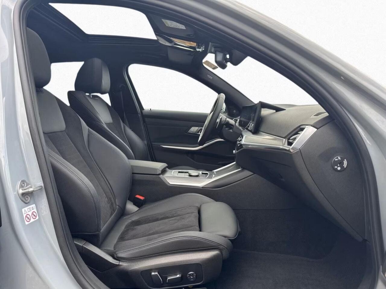 BMW 3-SERIE 330iA M-SPORT Pro ** LED, LC Prof, SCHUIF/KANTEL, ACC, 19-inch LMV, HuD, H&K Sound ** ¤ 22.500,= onder NP - 1e EIG - UNFALLFREI ** ** INFORMEER OOK NAAR ONZE AANTREKKELIJKE FINANCIAL-LEASE TARIEVEN **