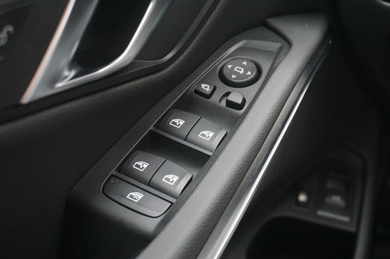 BMW 3-SERIE Touring 330e M Sportpakket Pro | Comfort Pack | HiFi System | Extra getint glas in achterportierruiten en achterruit | Achteruitrijcamera | Ekris Selection