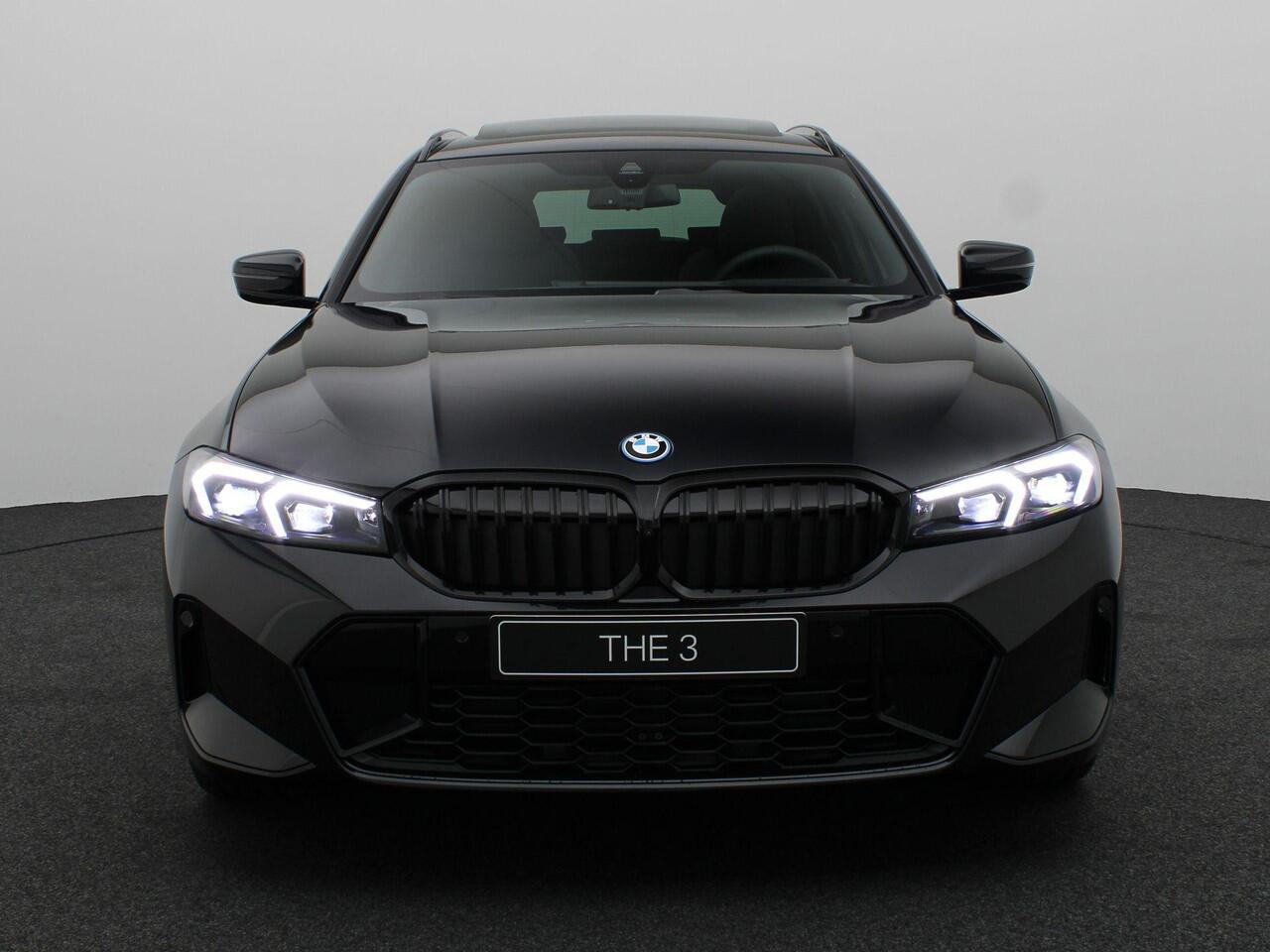 BMW 3-SERIE 330e Touring | M Sportpakket Pro | Comfort Pack | Innovation Pack