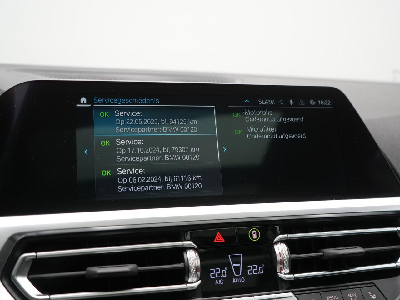 BMW 3-SERIE Touring 330e xDrive M Sport Plug In Hybrid 293pk Dealer O.H. PHEV | Panodak | Head Up | Adaptive Cruise | Laser LED | 360 Camera | 19"L.M | Alcantara Sportstoelen Memory & Verwarmd | Sfeerverlichting | Apple Carplay | Keyless | Blis | Navigatie | Virtu