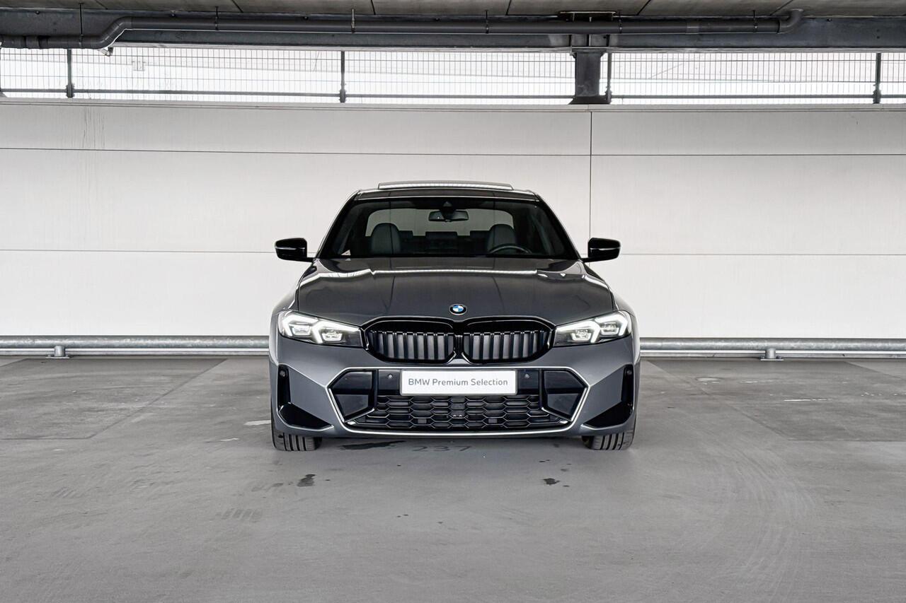 BMW 3-SERIE Sedan 318i | M-Sport | Travel Pack | Entertainment Pack | Schuif-/kanteldak | Selections