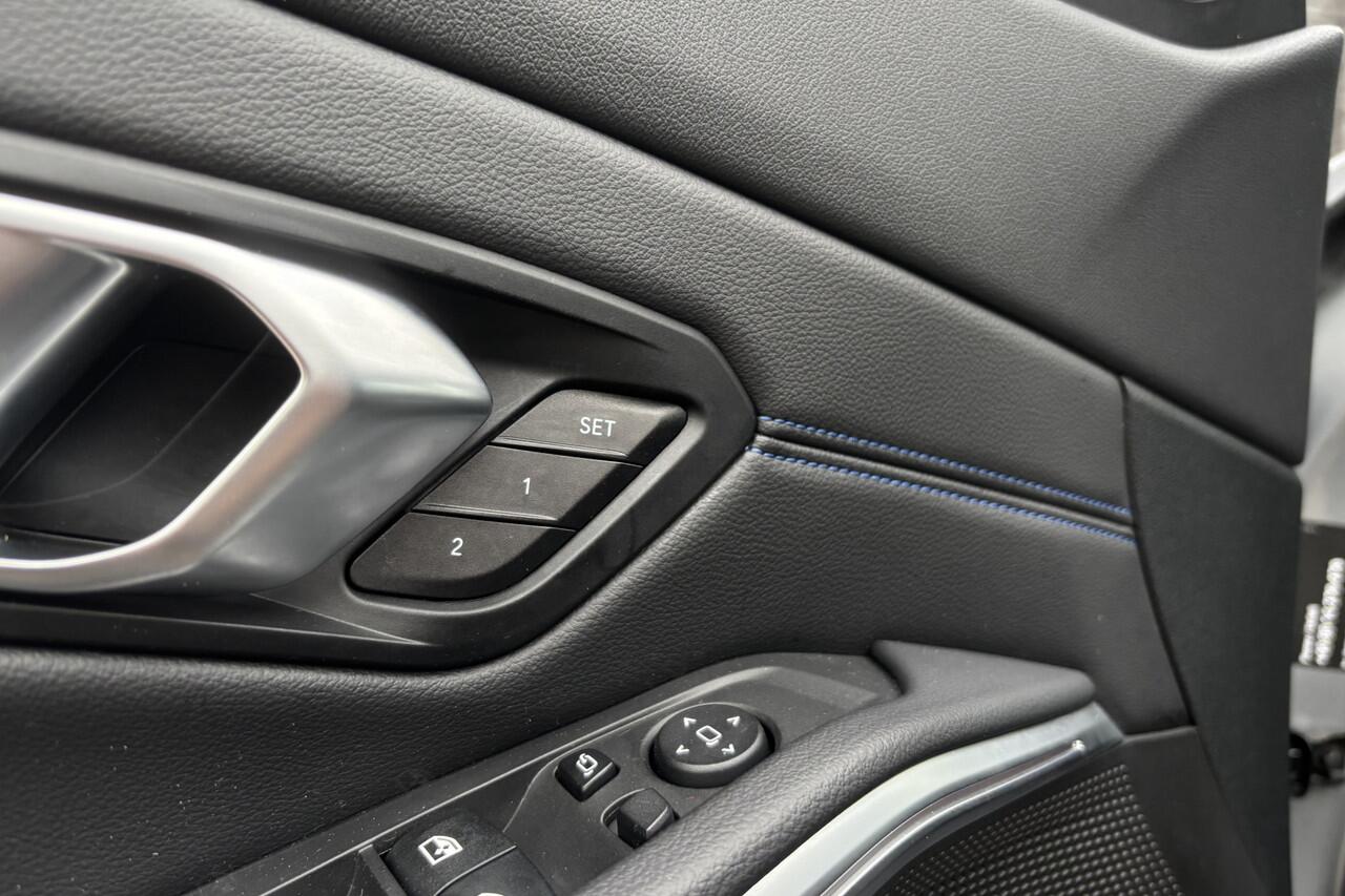 BMW 3-SERIE Touring 330e M-Sport Pro | Memory | Camera | Laserlight | Adaptive Cruise | Fabrieksgarantie