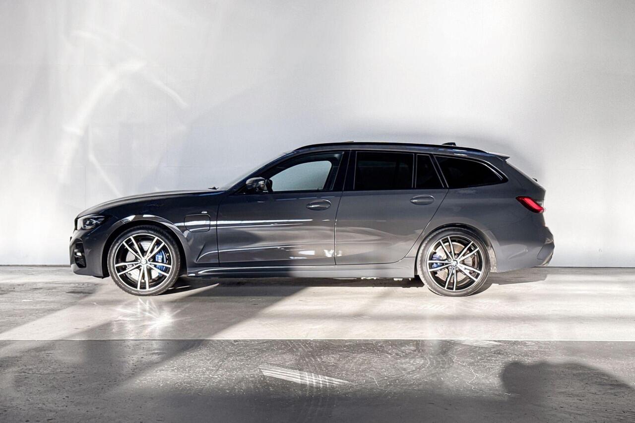 BMW 3-SERIE Touring 330e High Executive Model M Sport Aut.