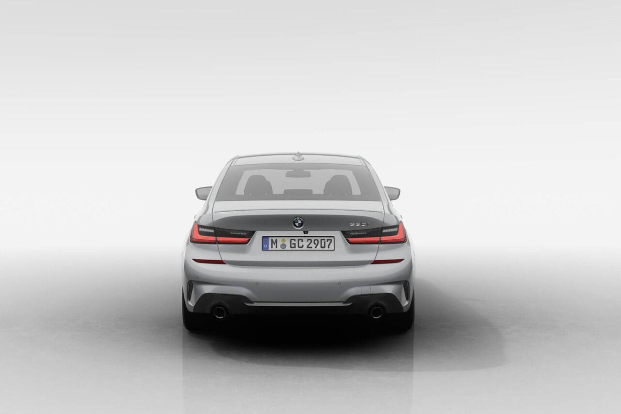 BMW 3-SERIE Sedan 330e | M Sportpakket Pro | Active Cruise Control