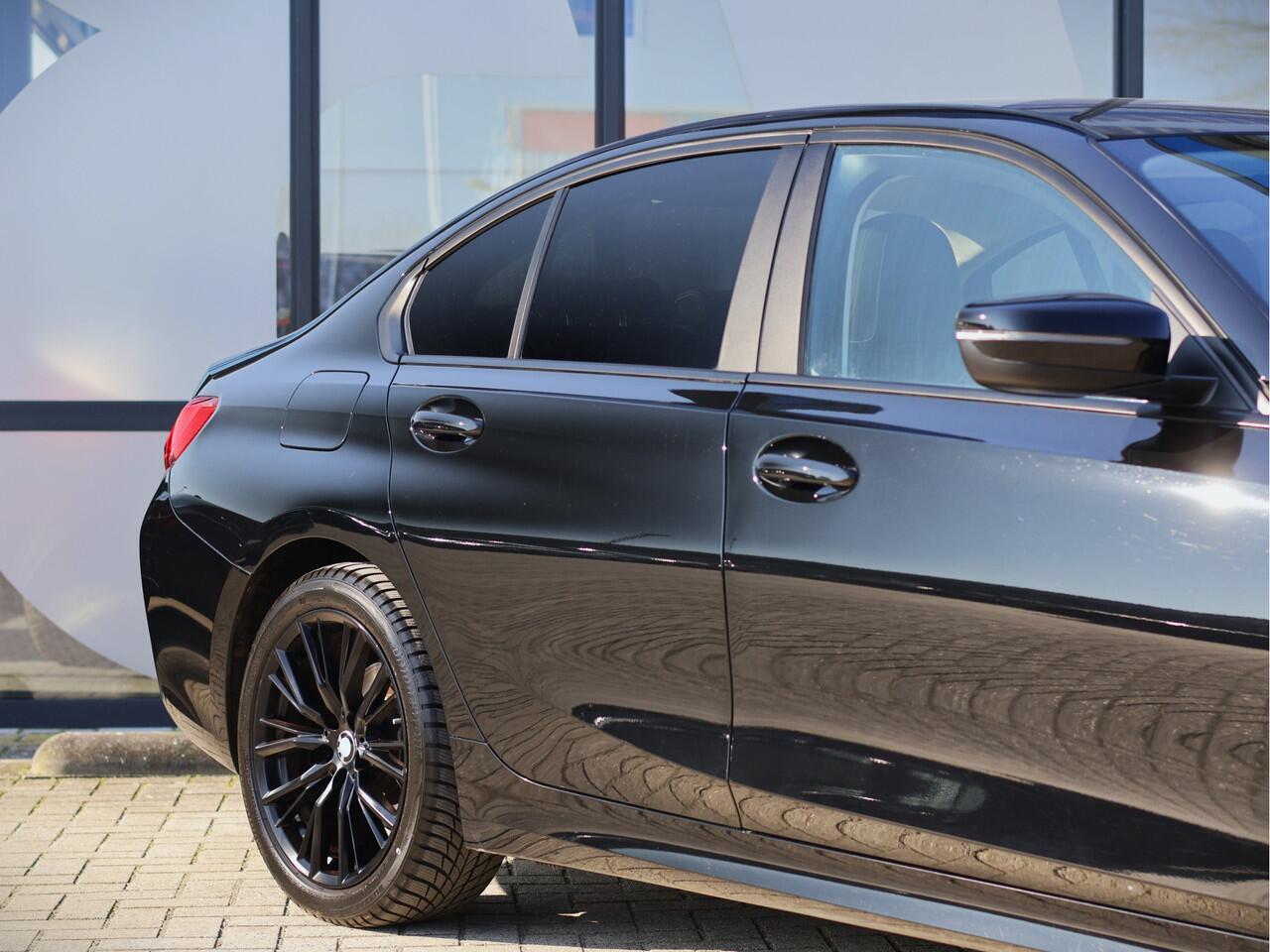 BMW 3-SERIE 320d High Executive Automaat | ACC | Carplay | LED | M Sport stuurwiel | Stoelverw. |