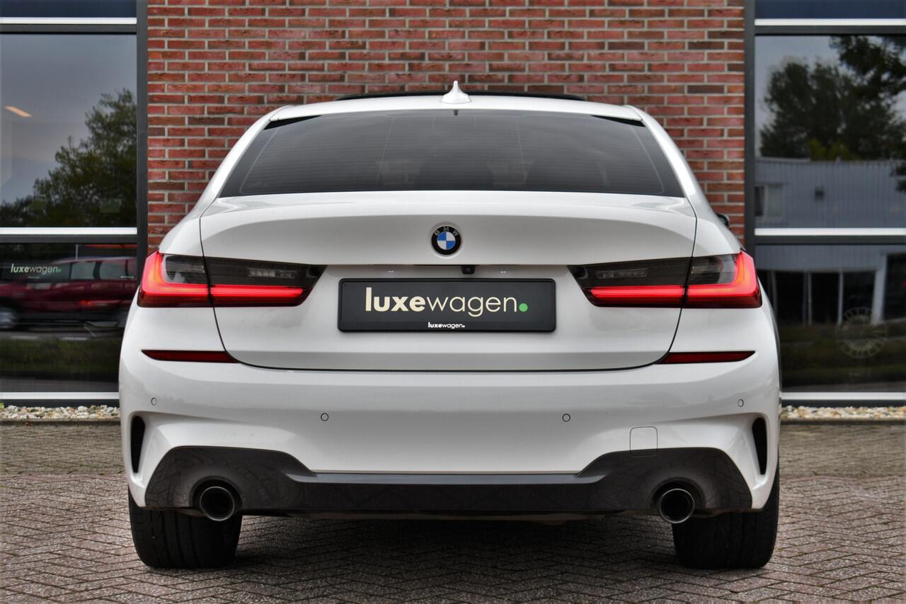 BMW 3-SERIE 320i M-Sport Pano 19inch Laser HiFi Shadowline