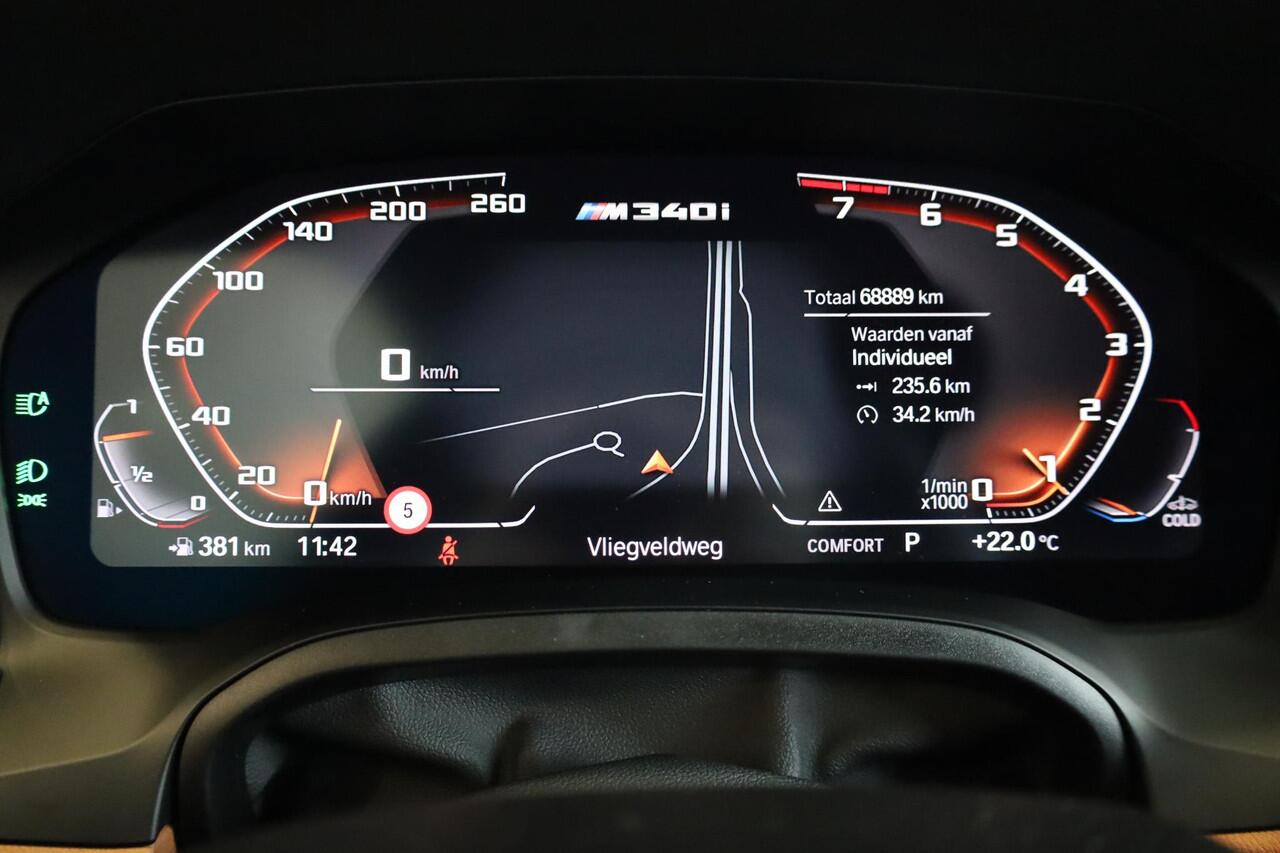 BMW 3-SERIE M340iA xDrive Touring | Head-Up Display | Stuurverwarming | Voorstoelen Verwarmd | Trekhaak