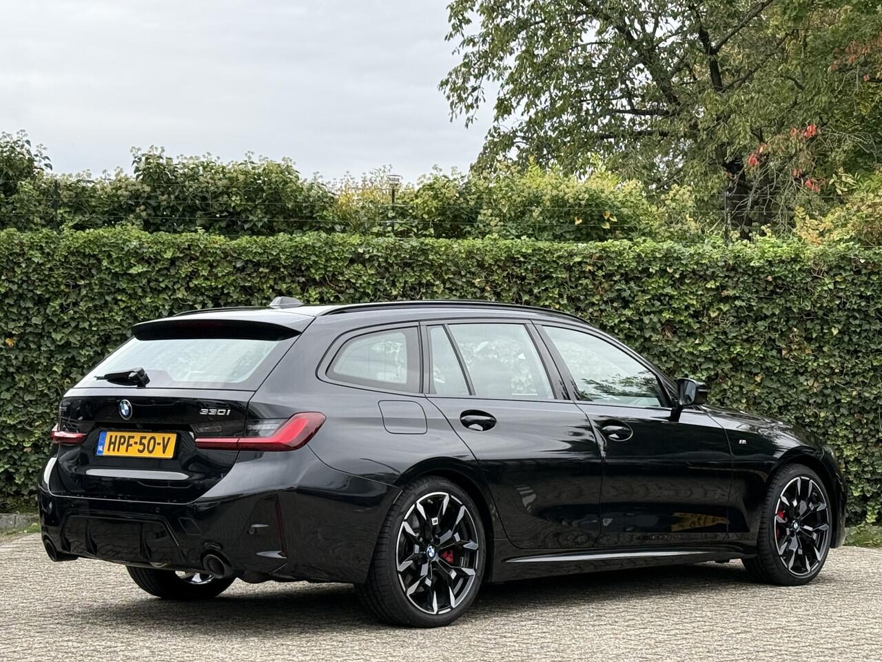 BMW 3-SERIE Touring 330i xDrive | M-Sport Pro | 19'' | Elek. Trekhaak | Panorama