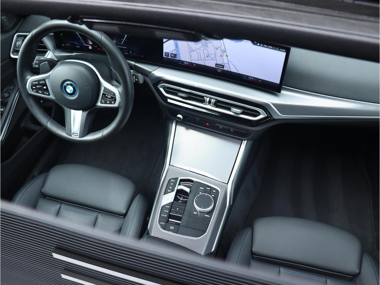 BMW 3-SERIE Touring 330e xDrive | High Executive | M Sportpakket | Panodak | Harman Kardon | Elektr. Voorstoelen | Head-Up | Driving Assistant | Adaptive Cruise Control | Parking Assistant Plus | Comfort Access | 19'' LMV