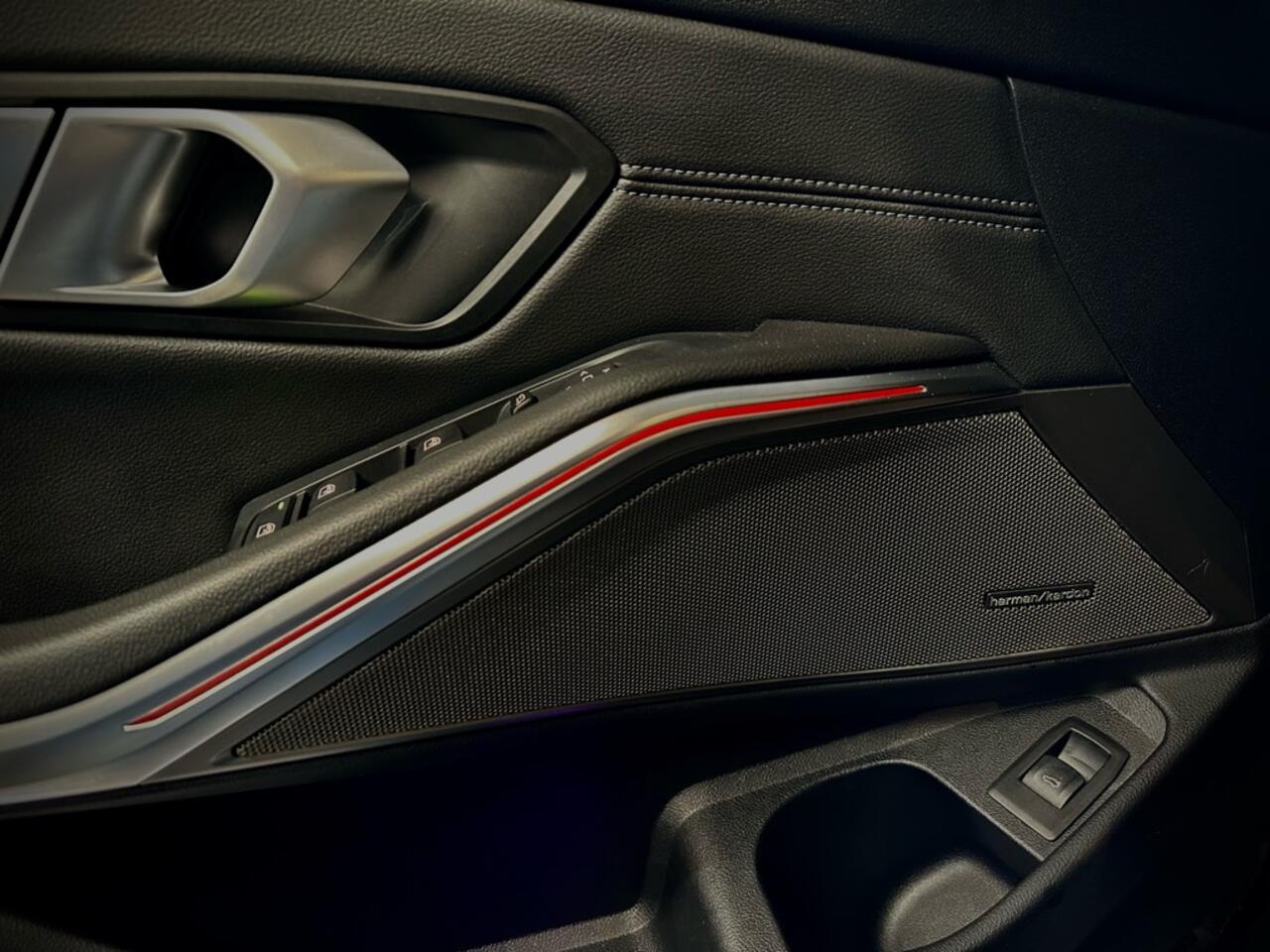 BMW 3-SERIE 320i M-PERFORMANCE DAK|HEADUP|360|HK|ACC VOL!