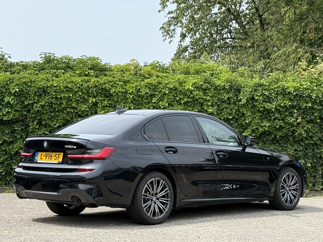 BMW 3-SERIE 330e | M-Sport | 18'' | Camera | Getint Glas | HiFi