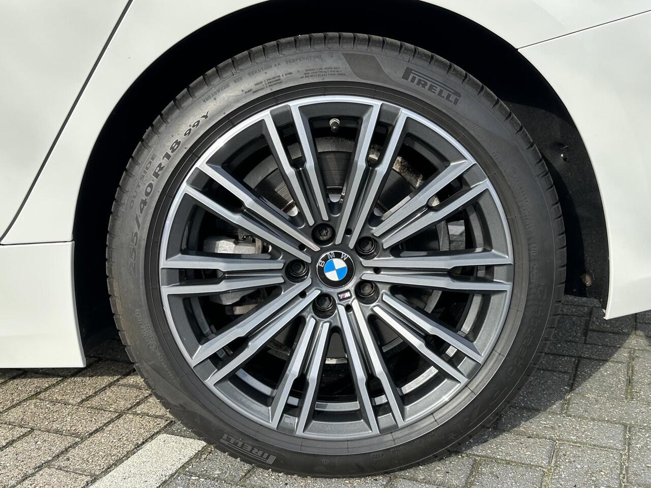 BMW 3-SERIE Touring 330i High Executive Edition Incl, Garantie en Aflevering rijklaar!!