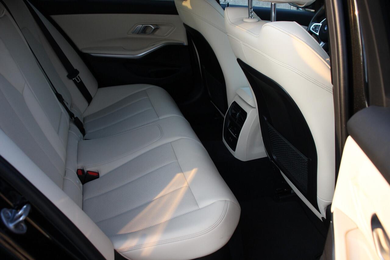 BMW 3-SERIE M340i xDrive 374PK | Schuifdak | El.Stoelen | ACC | 20''