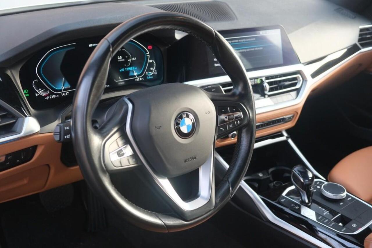 BMW 3-SERIE 330e eDrive 292pk Edition | Navi | App Connect | Climate | Cruise | Camera | Leder | PDC