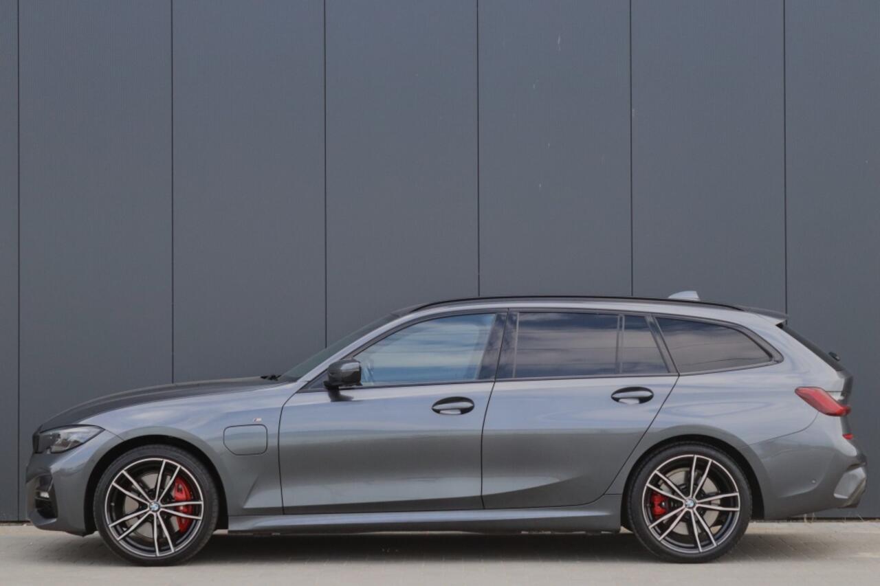 BMW 3-SERIE 320e M Sport Plug-in Hybrid 19 inch Laser 1e eig