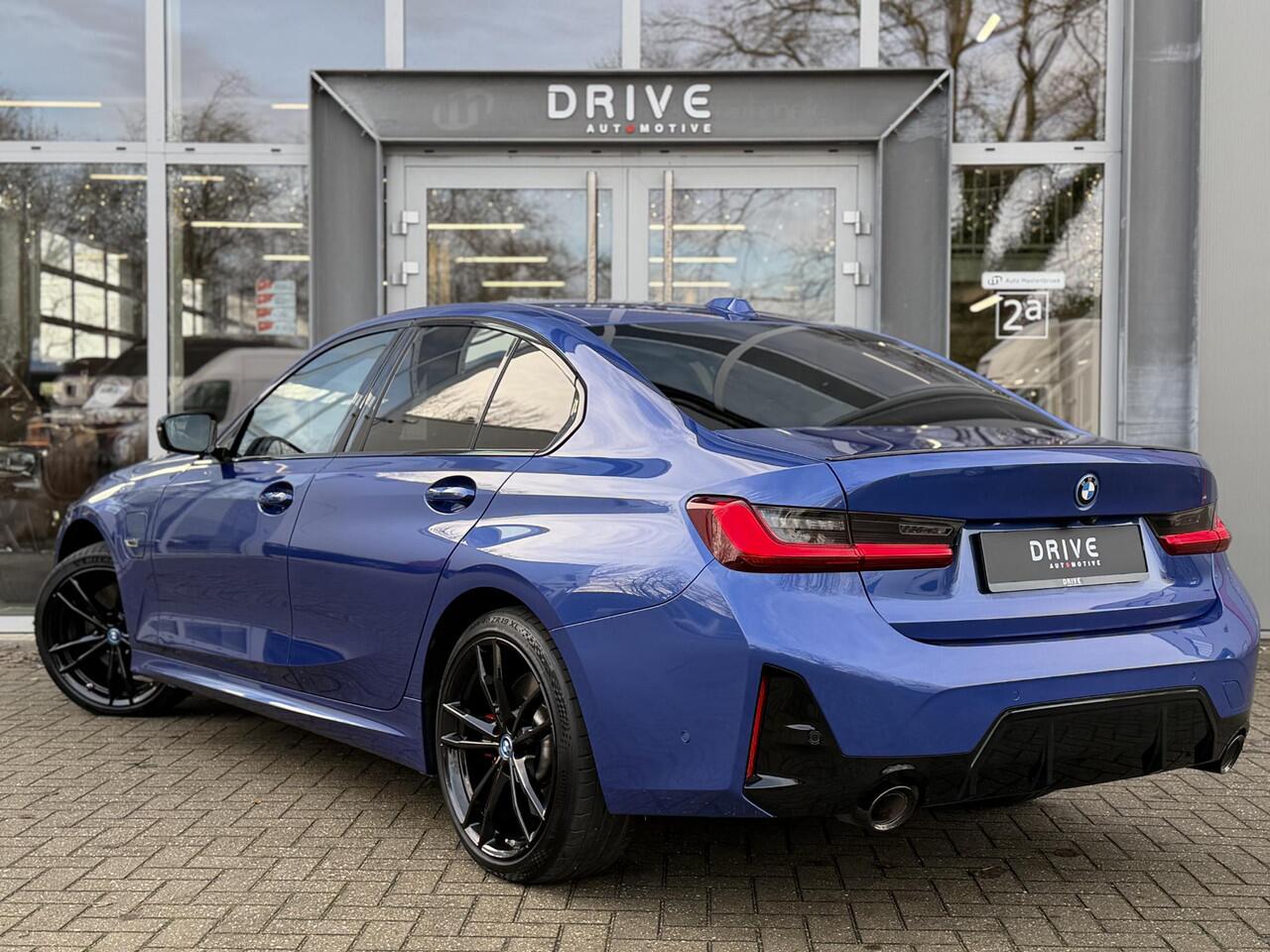 BMW 3-SERIE 320e High Ex. M-Sport Pro LCI|M-Seats|Memory|Ad. M onderstel|19"|Cam|HiFi