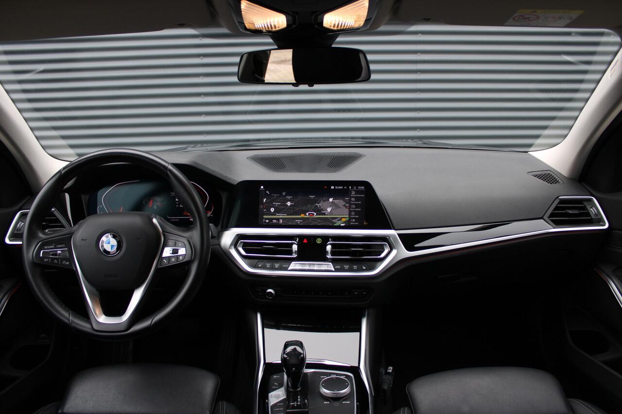 BMW 3-SERIE Touring 320i High Executive Vol-Leder Sportstoelen NAP