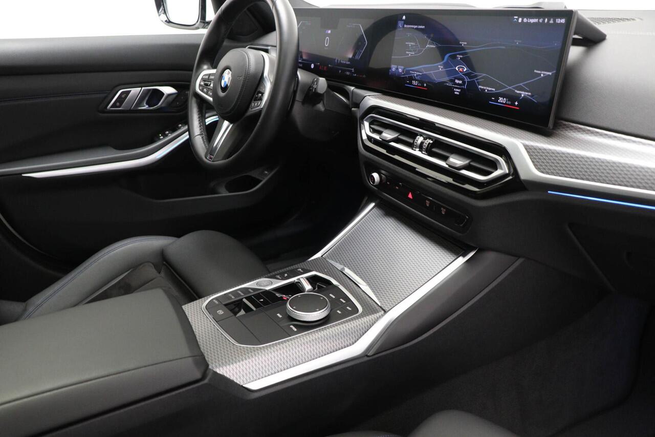 BMW 3-SERIE Touring 320i M-Sport | PANORAMADAK | TREKHAAK | ENTERTAINMENT / COMFORT