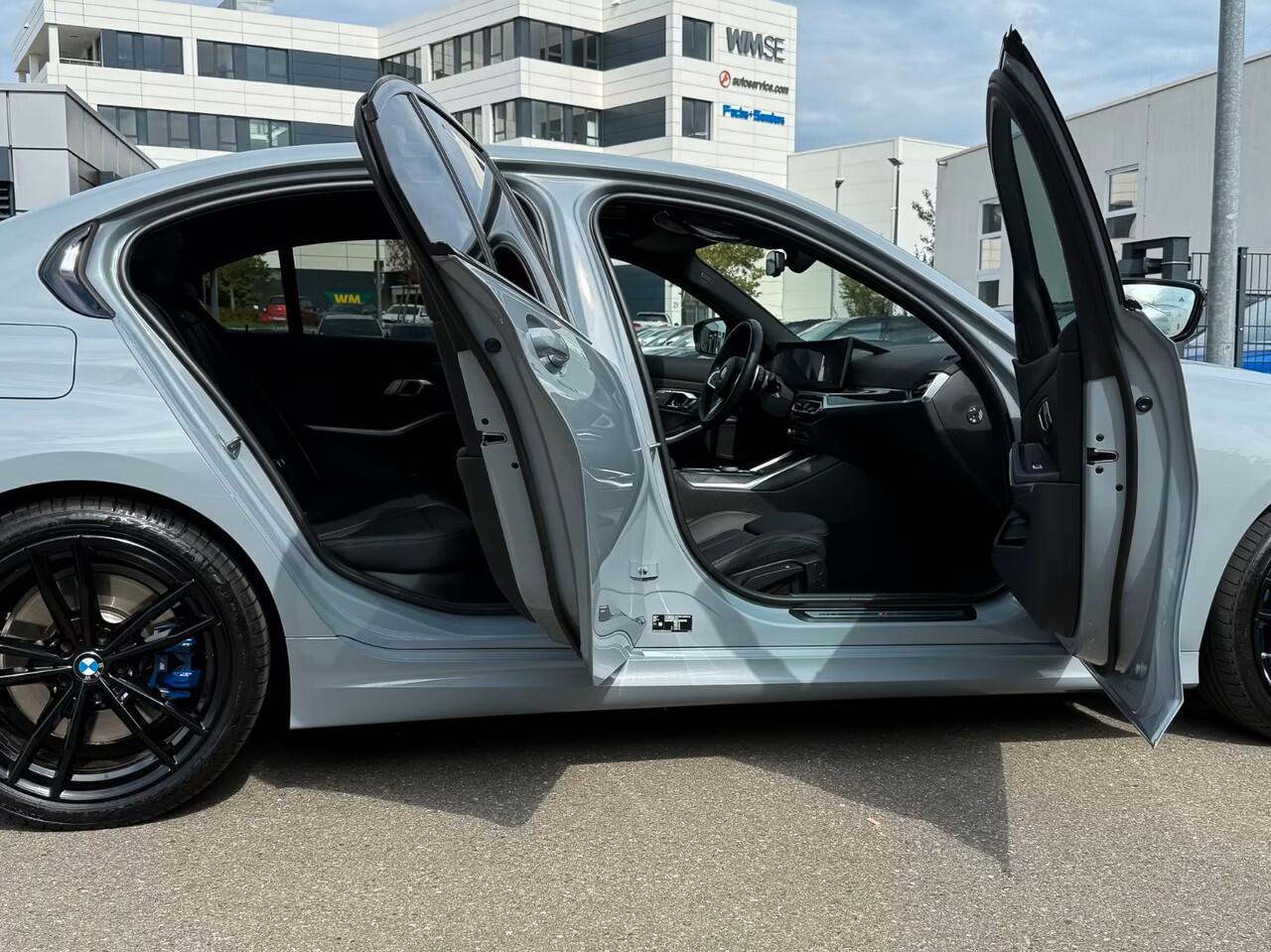 BMW 3-SERIE 320d xDrive M-SPORT ** LASER, NAVI+, LEDER, HuD, ACC, SCHUIF/KANTEL, 19-inch LMV, H&K ** 1e EIG - UNFALLFREI - BMW GAR ** ** INFORMEER OOK NAAR ONZE AANTREKKELIJKE FINANCIAL-LEASE TARIEVEN **