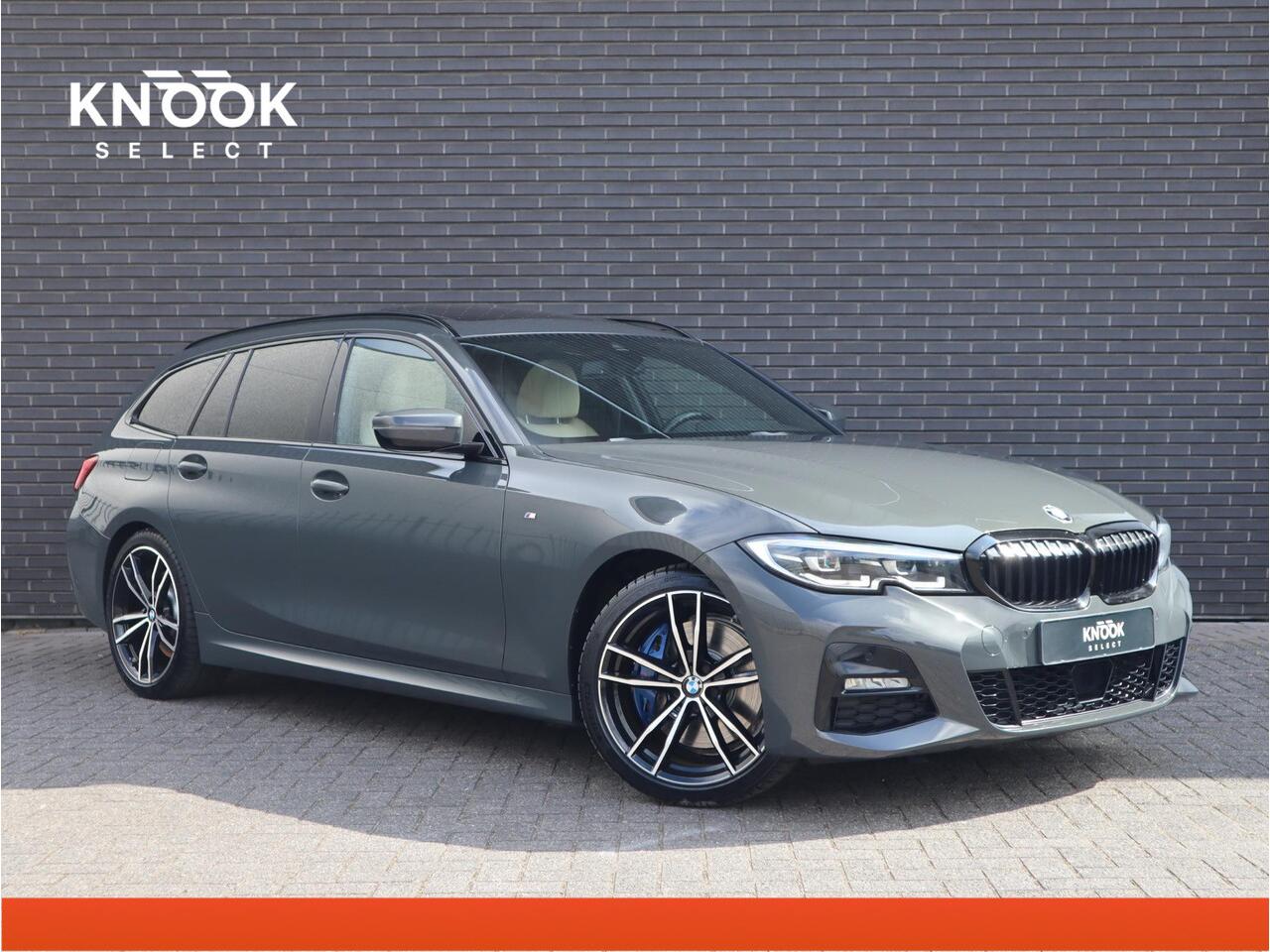 BMW 3-SERIE Touring 320i High Executive M Sport Pakket Automaat / Live Cockpit Professional / Panoramadak / Leder / Adaptive Cruise Control / Head-Up Display / Apple CarPlay / 19 Inch / M Sportremsysteem / Shadow Line / LED / Extra Getint Glas / Stoelverwarming