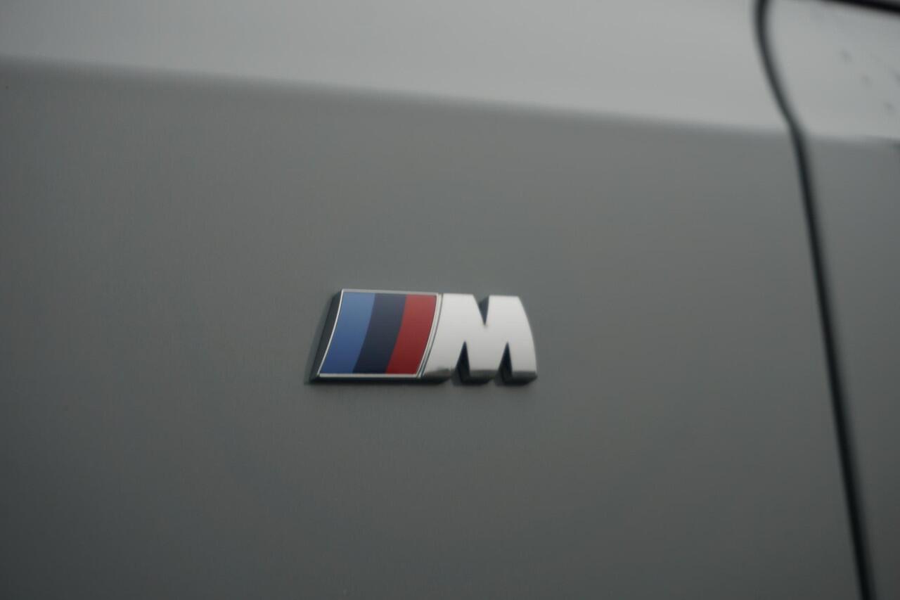 BMW 3-SERIE Sedan 318i M sport / Trekhaak / Schuif- Kanteldak / Hifi | Ekris Selection