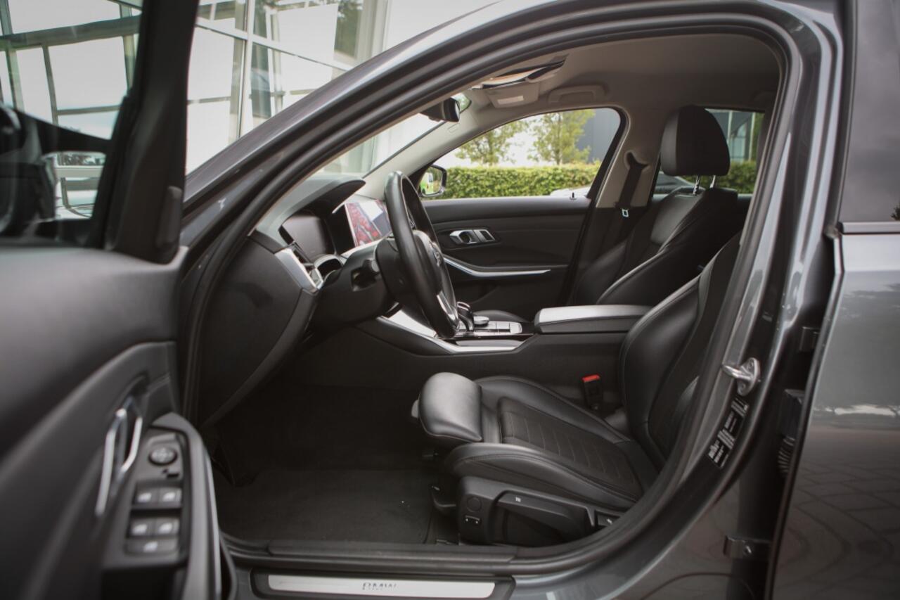 BMW 3-SERIE 320i High Executive