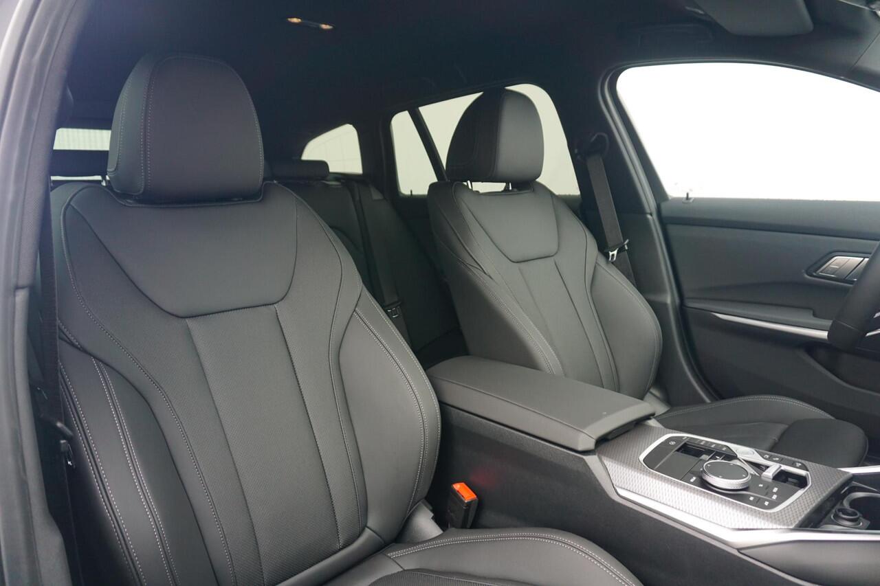 BMW 3-SERIE Touring 330e M Sportpakket 19'' / Comfort Access / Trekhaak / HiFi System