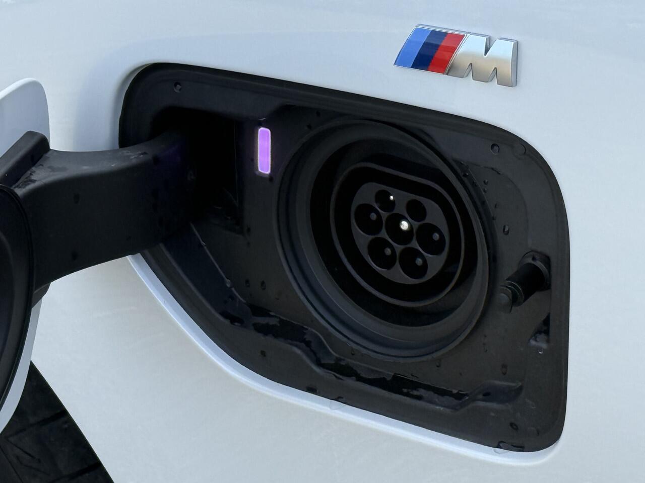 BMW 3-SERIE Touring 330e | NW Model | M-Sport | 18'' | Panorama | Elek. Trekhaak | Camera | HiFi