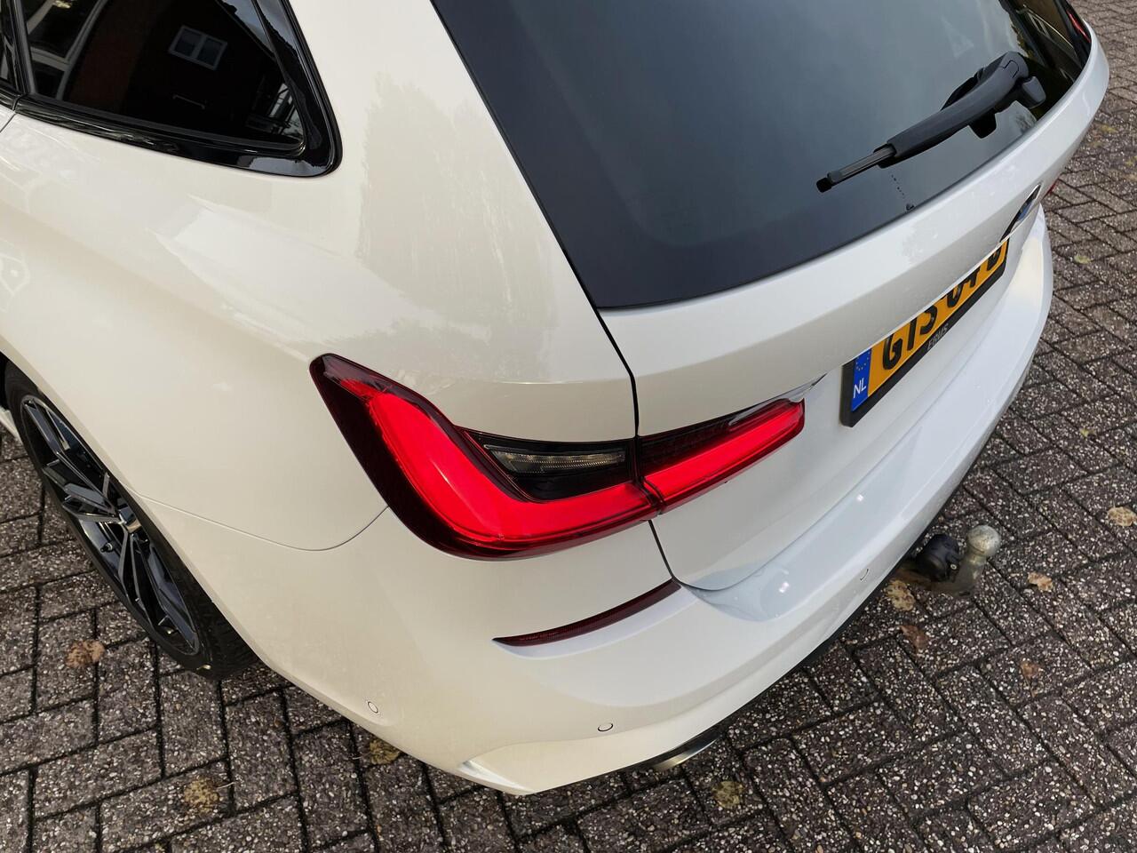 BMW 3-SERIE Touring 330e xDrive High Executive