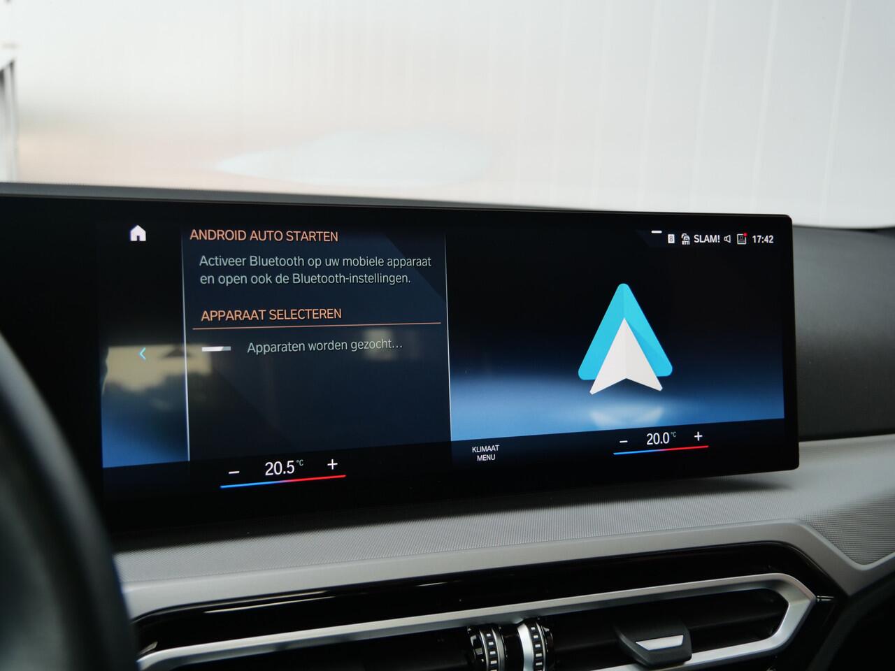 BMW 3-SERIE 320e 204 Pk Automaat Winterpakket / Leer / Schuifdak / Trekhaak / Apple Carplay