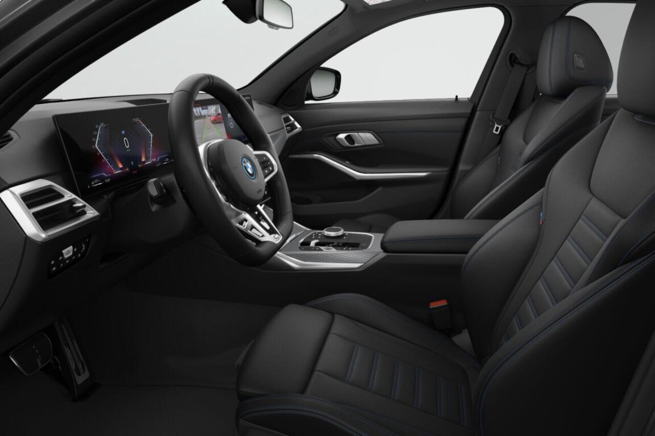 BMW 3-SERIE Sedan 330e | M Sport | Comfort Pack