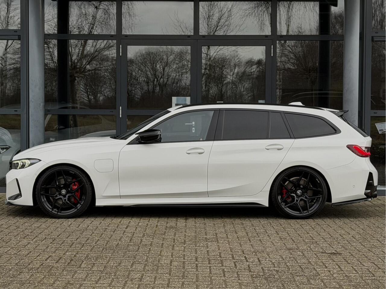 BMW 3-SERIE Touring 330e xDrive, M-Sport, HUD, Pano, M340i, Trekhaak