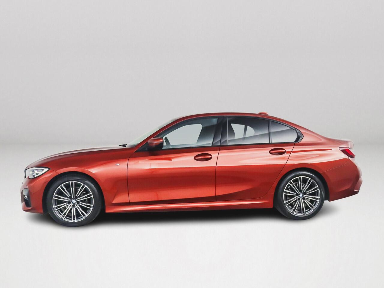 BMW 3-SERIE 318i Business Edition Plus | Parkeercamera | Stoelverwarming | Navigatie