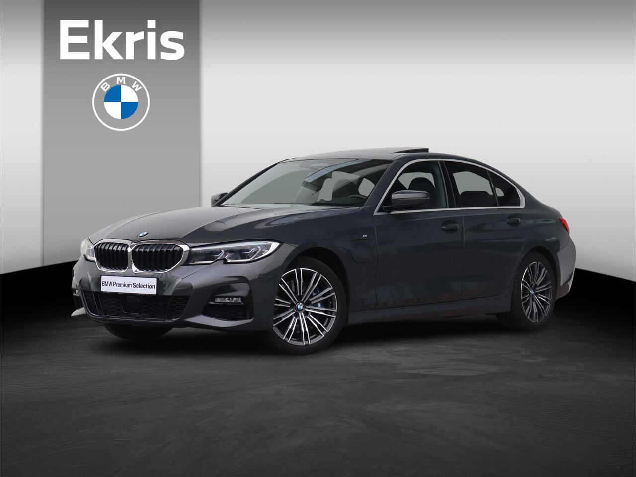 BMW 3-SERIE 330e xDrive High Executive / M-Sportpakket / HIFI / Trekhaak / Extra Getint Glas / Schuif - Kanteldak /