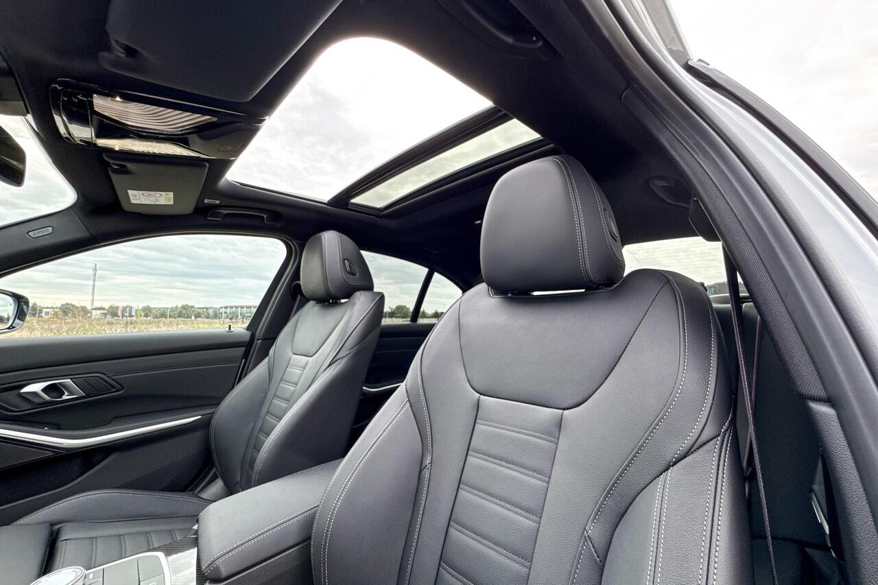 BMW 3-SERIE Sedan 330e | M Sport | Glazen Panoramadak | Harman Kardon | Head-up Display | Trekhaak |